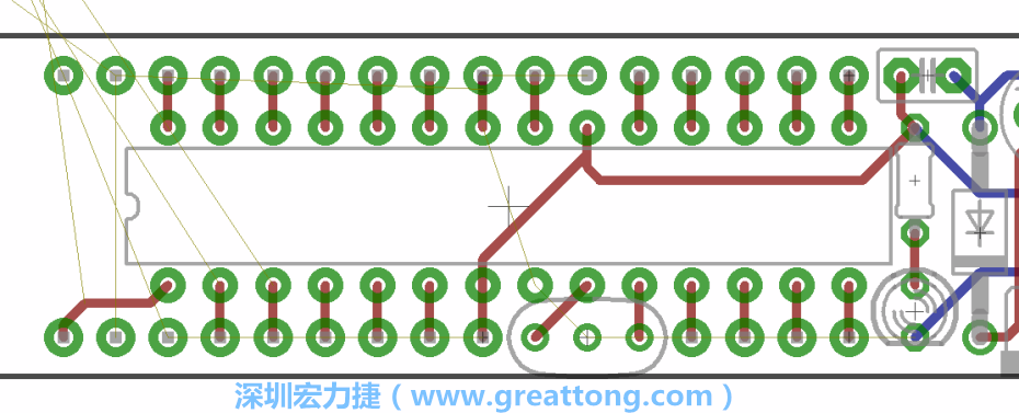 諧振器應擺放在ATmega微控制器的針腳8、9和10旁邊，在共鳴器和微控制器中間的高頻信號線應該要愈短愈好，此外，其它的信號線應該要遠離這個區(qū)域且配置在諧振器的下方，這樣做是為了防止不必要的無線電波干擾。