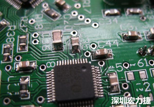 音訊電路訊號(hào)品質(zhì)，是影響操作體驗(yàn)的關(guān)鍵，電路布局要特別注意。