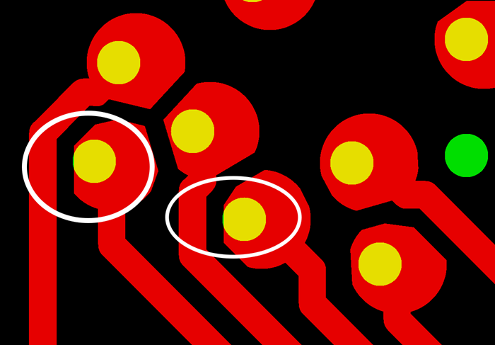 PCB生產(chǎn)會產(chǎn)生同一方向性的小小量偏移，焊盤被削的方向無規(guī)則，最惡劣的情況還會出現(xiàn)個別孔破焊環(huán)